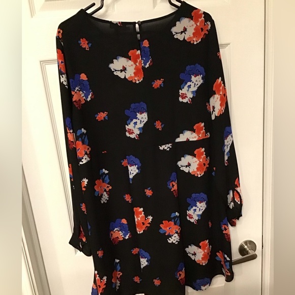 Plus Size Vince Camuto Tunic Blouse - Picture 2 of 4